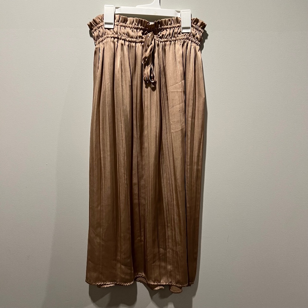 Magaschoni Satin Pleated Midi Skirt – Taupe / Champagne Brown – Size S/P